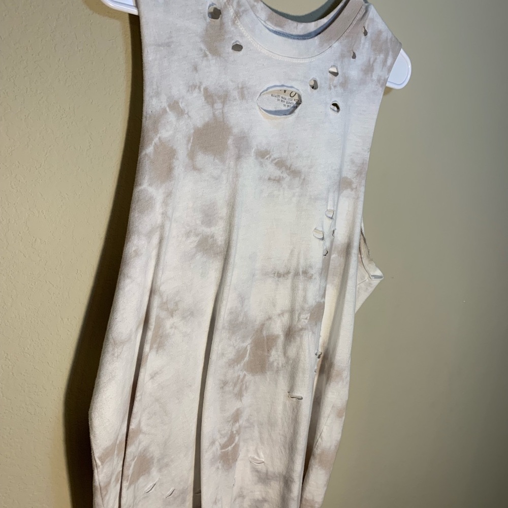 Light-Washed Ripped Muscle Tee - Picture 4 of 4